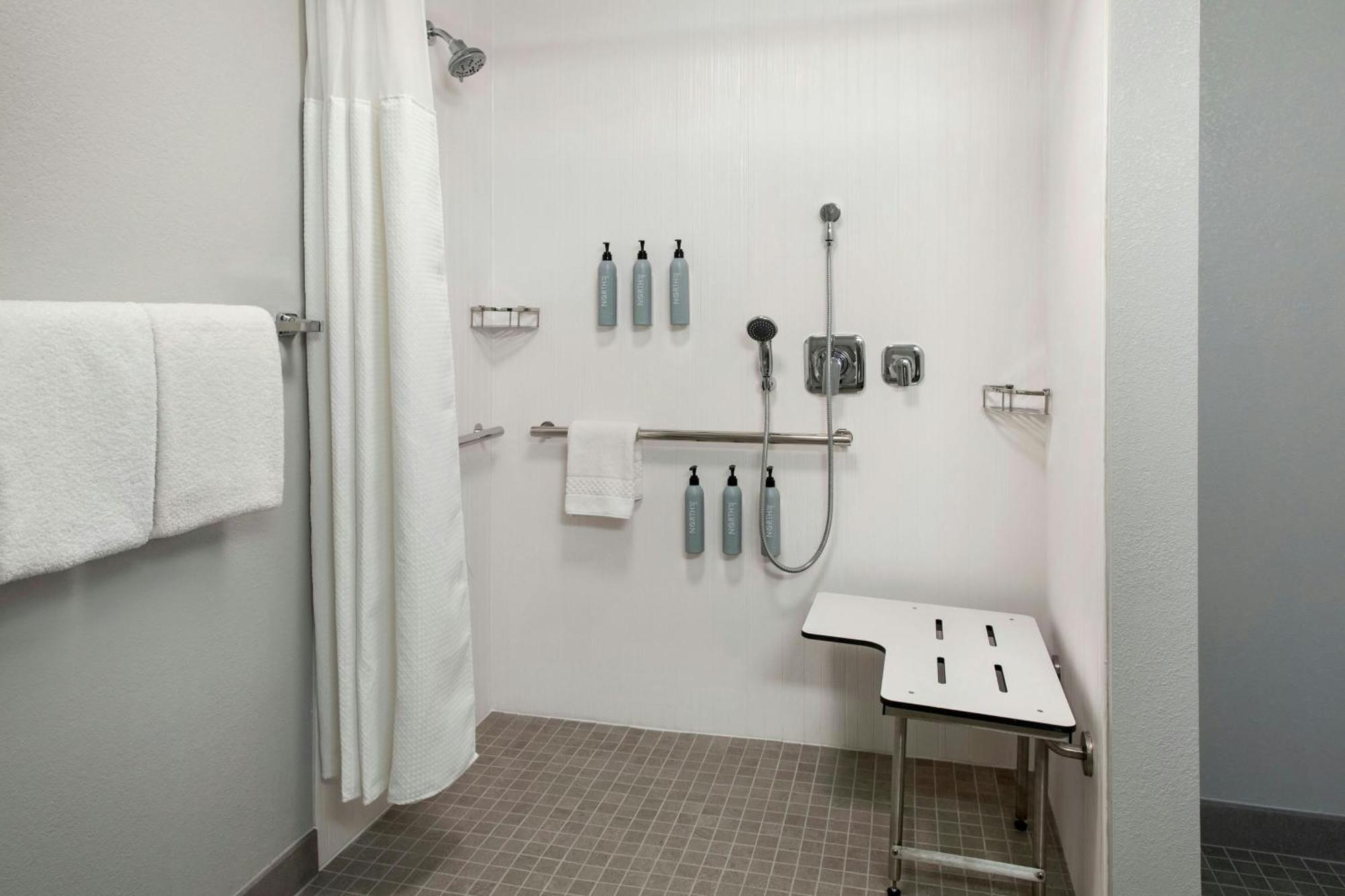 Courtyard By Marriott Minneapolis-St. Paul Airport Mendota Heights Exterior photo