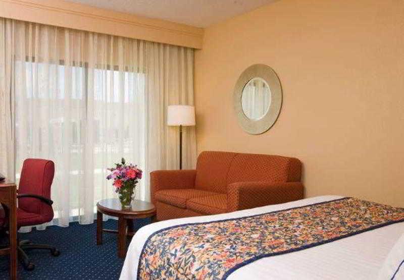 Courtyard By Marriott Minneapolis-St. Paul Airport Mendota Heights Room photo