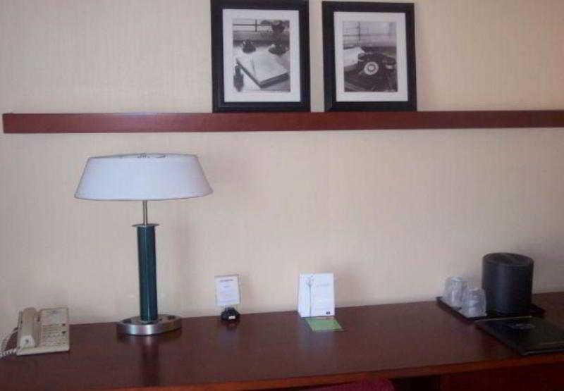 Courtyard By Marriott Minneapolis-St. Paul Airport Mendota Heights Room photo